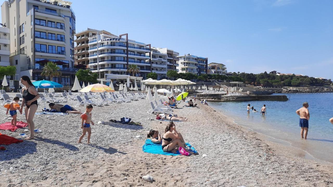 Apartment Beach D&A Bar Bagian luar foto